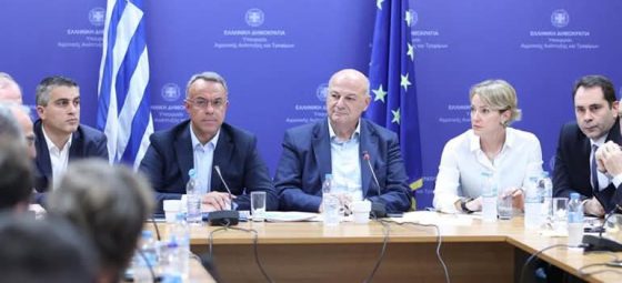 Μέτρα για τη στήριξη της αγροτικής παραγωγής, μετά από 4ωρη σύσκεψηκυβερνητικού κλιμακίου με τους εκπροσώπους της Πανελλαδικής των μπλόκων.